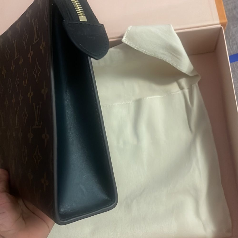 Louis Vuitton Toilery Pouch 26‎ - Picture 3 of 6
